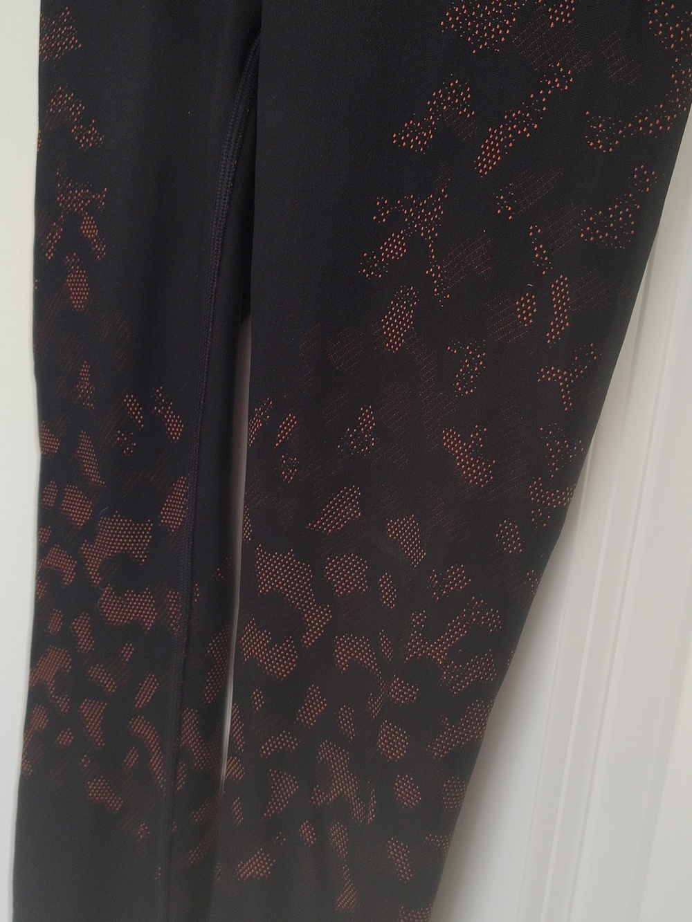 Lululemon Mapped Out High Rise Tight 28" Camo Size 4 - Picture 6 of 16